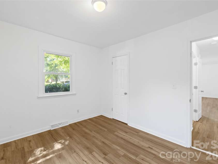 505 Mauney Lane, Shelby, NC 28150.  MLS# CAR4362330, YatesRealty ID 6545. 
