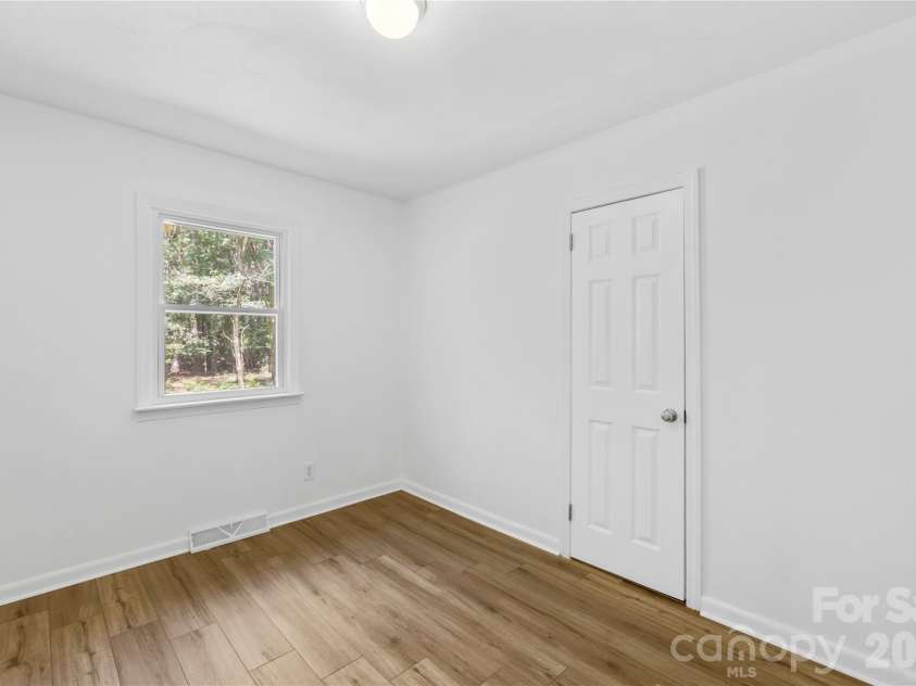 505 Mauney Lane, Shelby, NC 28150.  MLS# CAR4362330, YatesRealty ID 6545. 