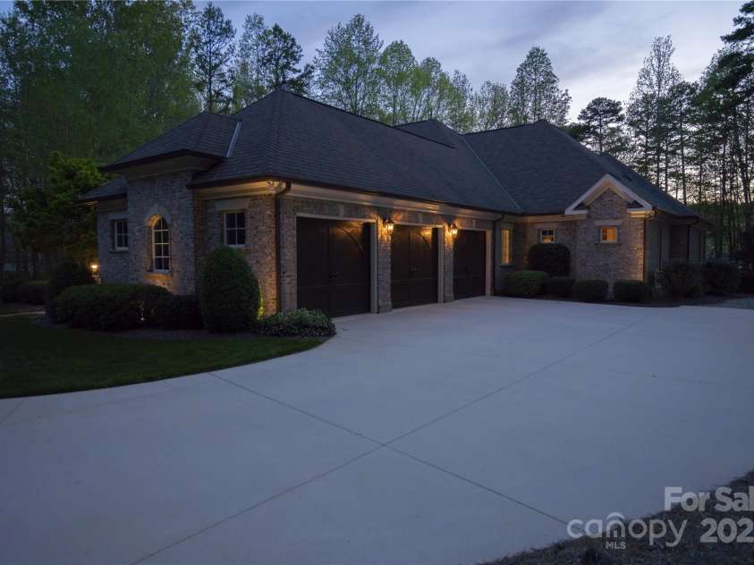 716 Scout Road, Lexington, NC 27292.  MLS# CAR4248886, YatesRealty ID 6545. 