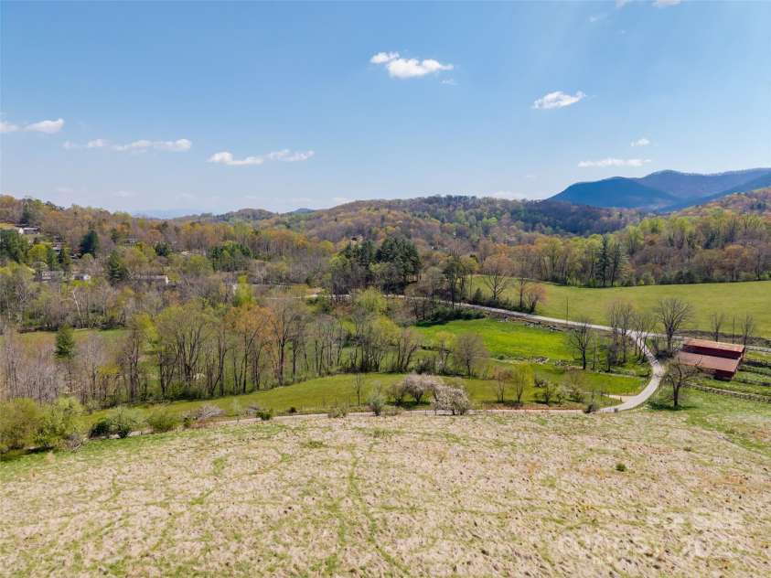 435 Upper Glady Fork Road, Candler, NC 28715.  MLS# CAR4245317, YatesRealty ID 6546. 