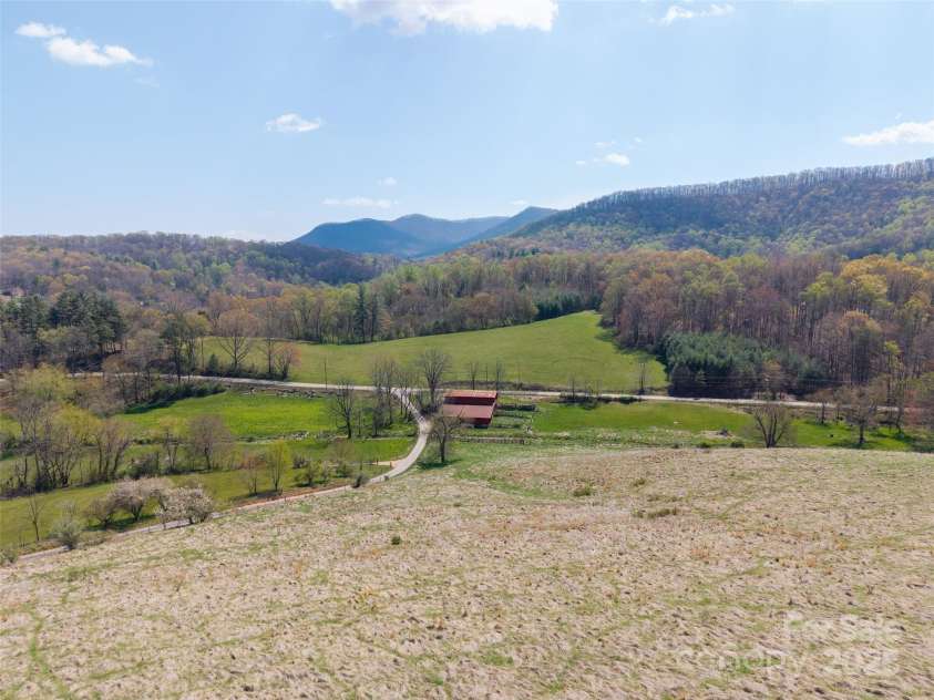 435 Upper Glady Fork Road, Candler, NC 28715.  MLS# CAR4245317, YatesRealty ID 6546. 