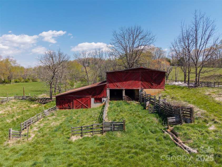 435 Upper Glady Fork Road, Candler, NC 28715.  MLS# CAR4245317, YatesRealty ID 6546. 