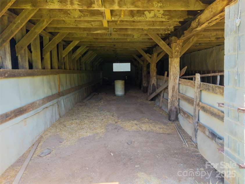 435 Upper Glady Fork Road, Candler, NC 28715.  MLS# CAR4245317, YatesRealty ID 6546. 