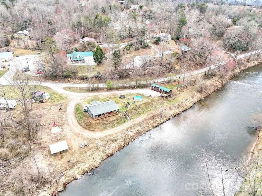 522 River Road, Sylva, NC 28779.  MLS# CAR4361306, YatesRealty ID 6547. 