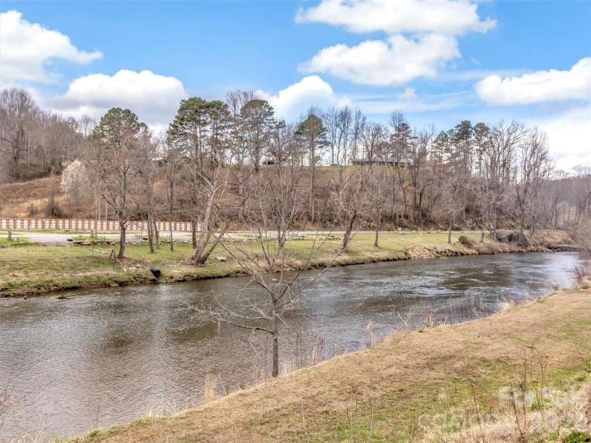522 River Road, Sylva, NC 28779.  MLS# CAR4361306, YatesRealty ID 6547. 