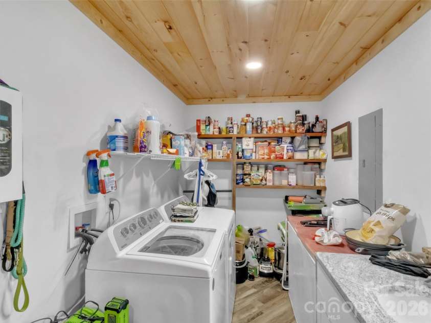 522 River Road, Sylva, NC 28779.  MLS# CAR4361306, YatesRealty ID 6547. 