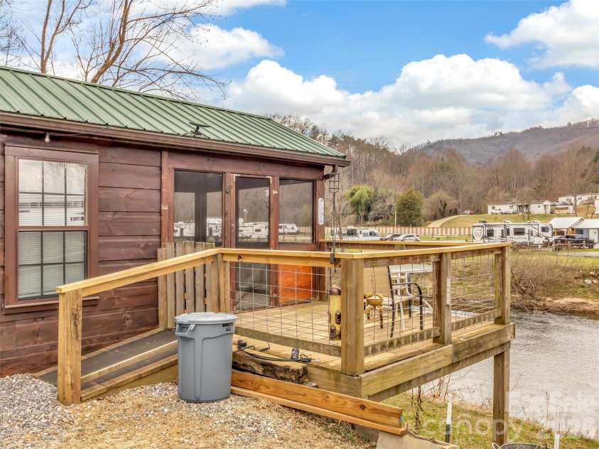 522 River Road, Sylva, NC 28779.  MLS# CAR4361306, YatesRealty ID 6547. 
