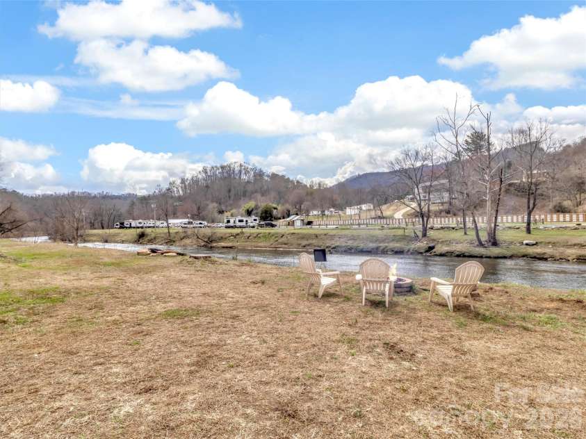 522 River Road, Sylva, NC 28779.  MLS# CAR4361306, YatesRealty ID 6547. 