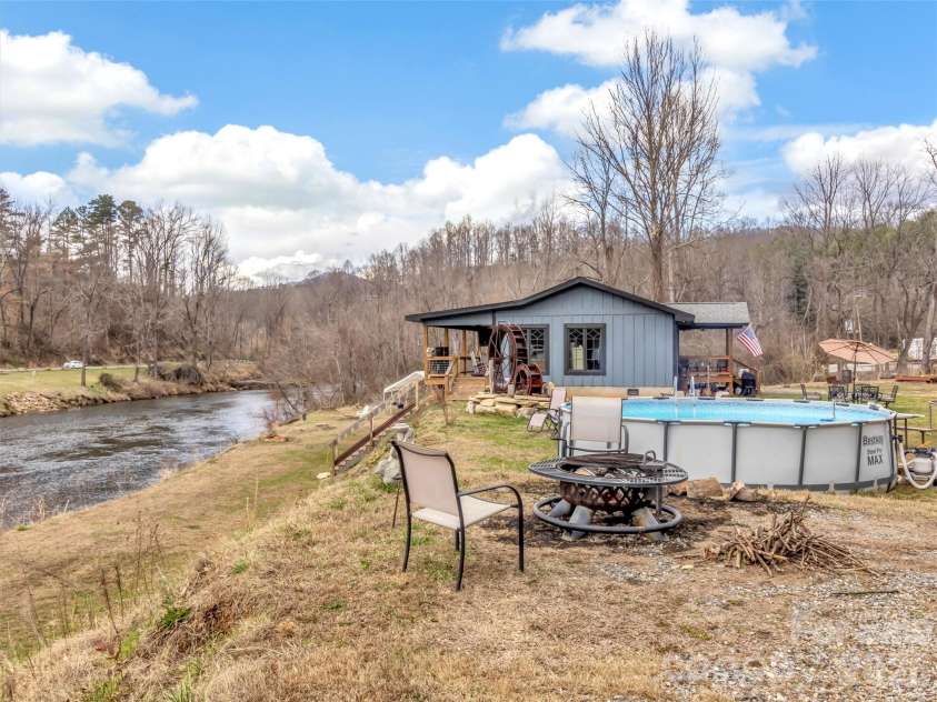 522 River Road, Sylva, NC 28779.  MLS# CAR4361306, YatesRealty ID 6547. 