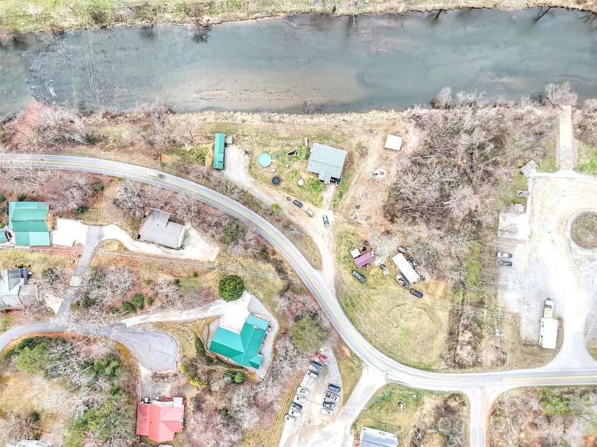 522 River Road, Sylva, NC 28779.  MLS# CAR4361306, YatesRealty ID 6547. 