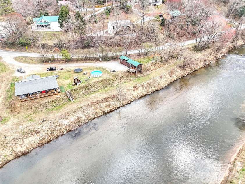 522 River Road, Sylva, NC 28779.  MLS# CAR4361306, YatesRealty ID 6547. 