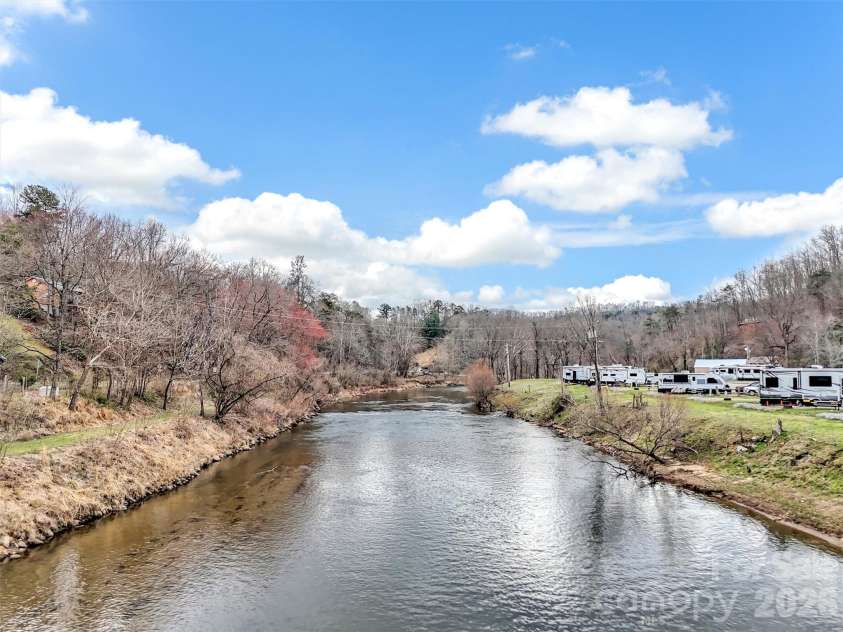 522 River Road, Sylva, NC 28779.  MLS# CAR4361306, YatesRealty ID 6547. 