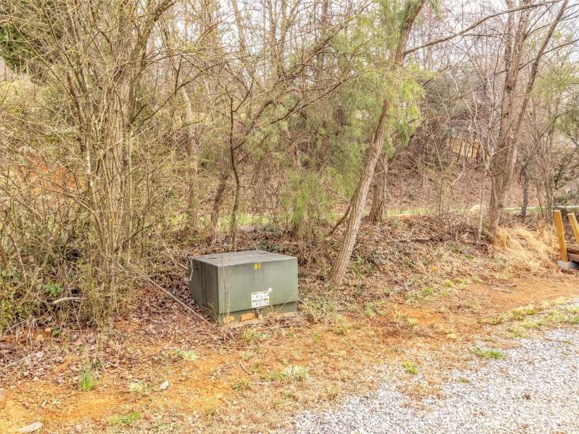 522 River Road, Sylva, NC 28779.  MLS# CAR4361306, YatesRealty ID 6547. 