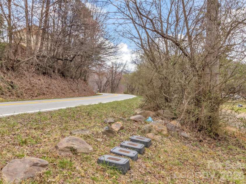522 River Road, Sylva, NC 28779.  MLS# CAR4361306, YatesRealty ID 6547. 