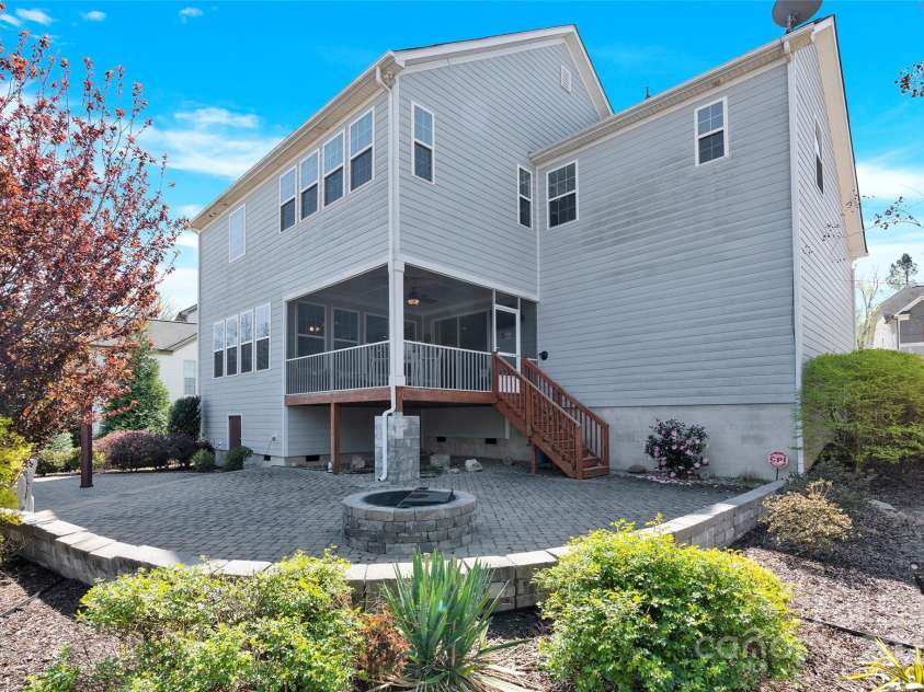 345 Somerled Way, Waxhaw, NC 28173.  MLS# CAR4242195, YatesRealty ID 6549. 
