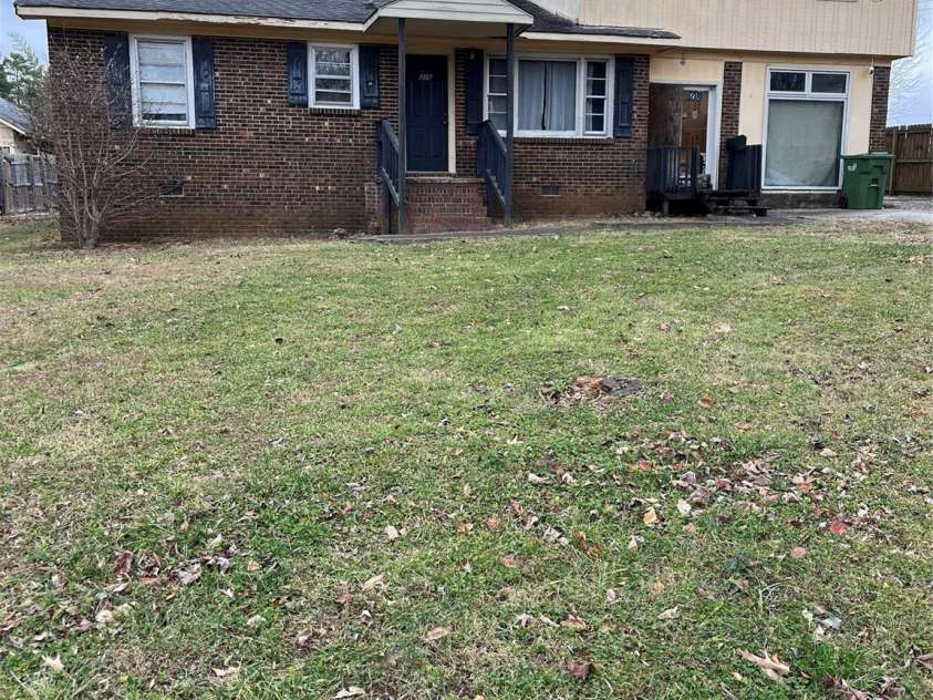 206 Catawba Drive, Mount Holly, NC 28120.  MLS# CAR4331630, YatesRealty ID 655. 