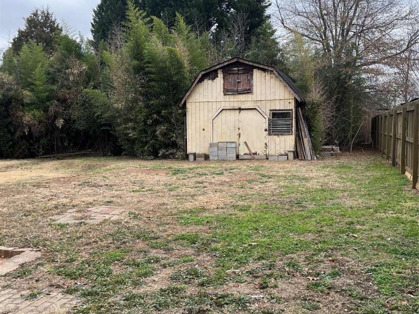 206 Catawba Drive, Mount Holly, NC 28120.  MLS# CAR4331630, YatesRealty ID 655. 