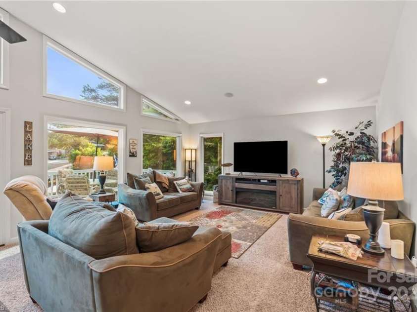 592 Shoreline Road, New London, NC 28127.  MLS# CAR4255512, YatesRealty ID 655. 