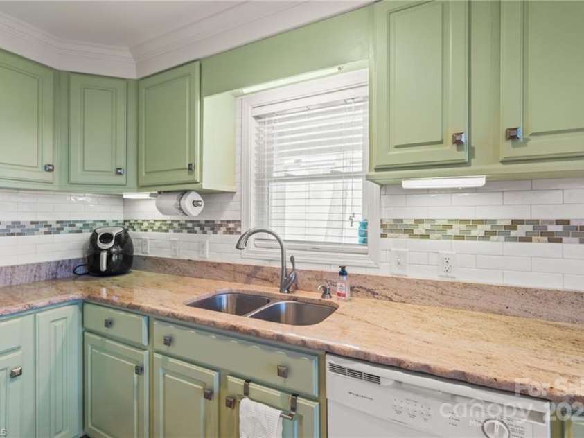 592 Shoreline Road, New London, NC 28127.  MLS# CAR4255512, YatesRealty ID 655. 