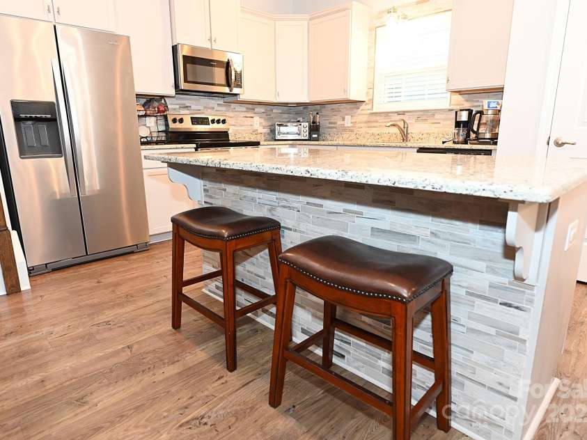 126 Fleming Drive, Statesville, NC 28677.  MLS# CAR4196929, YatesRealty ID 6552. 