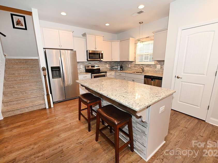 126 Fleming Drive, Statesville, NC 28677.  MLS# CAR4196929, YatesRealty ID 6552. 