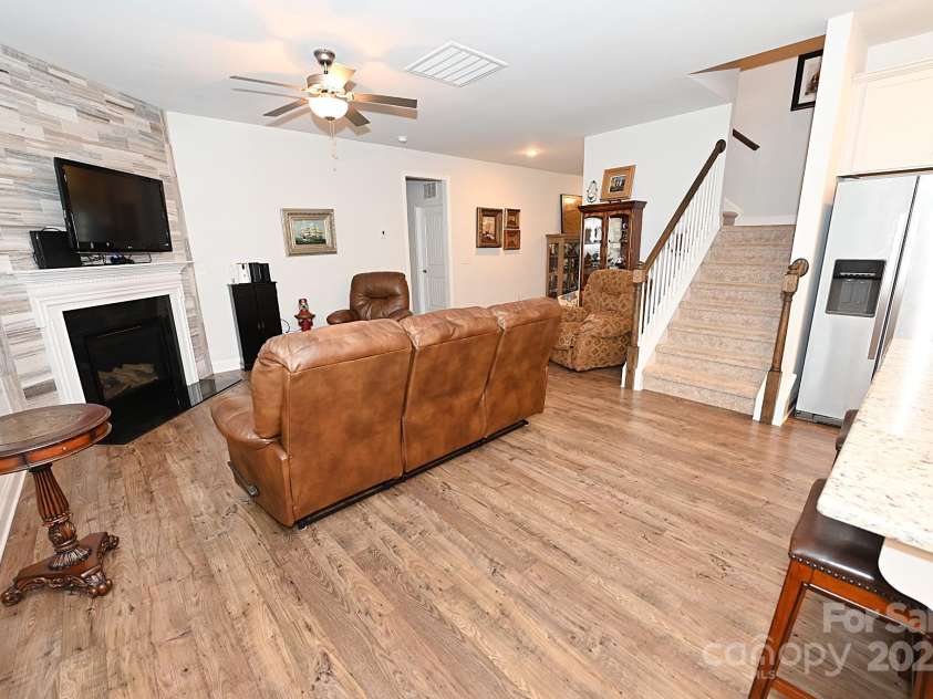 126 Fleming Drive, Statesville, NC 28677.  MLS# CAR4196929, YatesRealty ID 6552. 