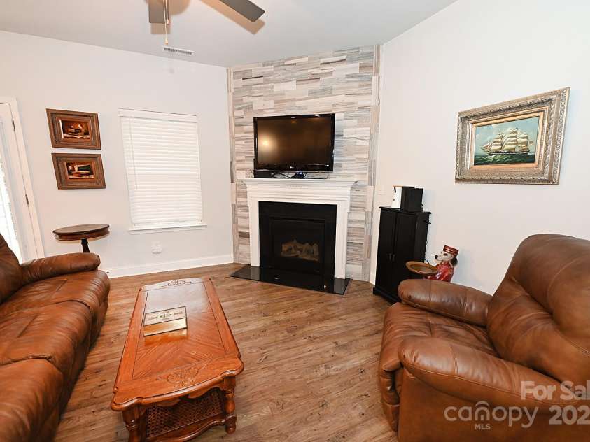 126 Fleming Drive, Statesville, NC 28677.  MLS# CAR4196929, YatesRealty ID 6552. 