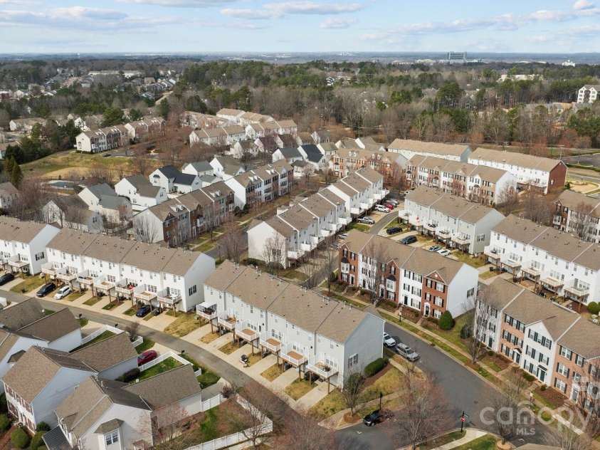15662 King Louis Court, Charlotte, NC 28277.  MLS# CAR4227931, YatesRealty ID 6553. 
