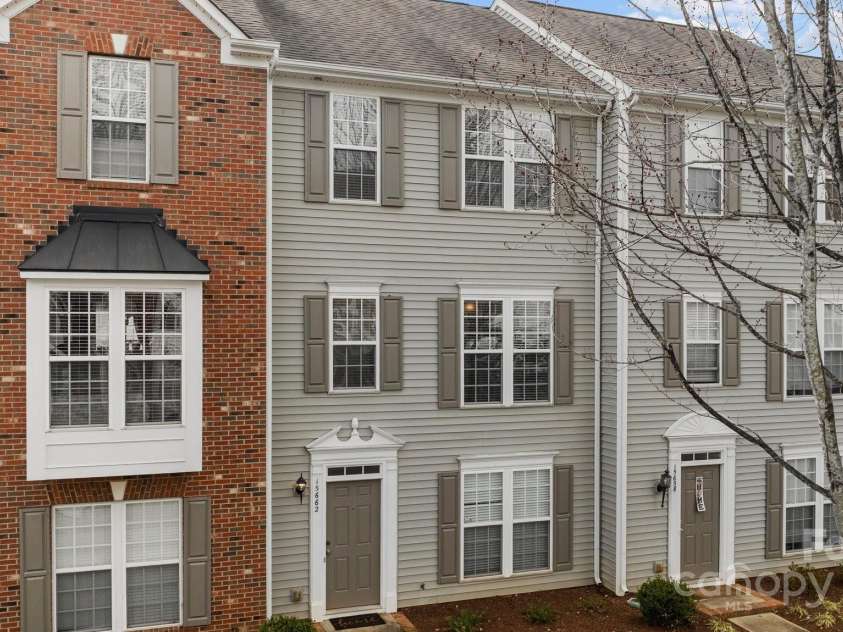15662 King Louis Court, Charlotte, NC 28277.  MLS# CAR4227931, YatesRealty ID 6553. 