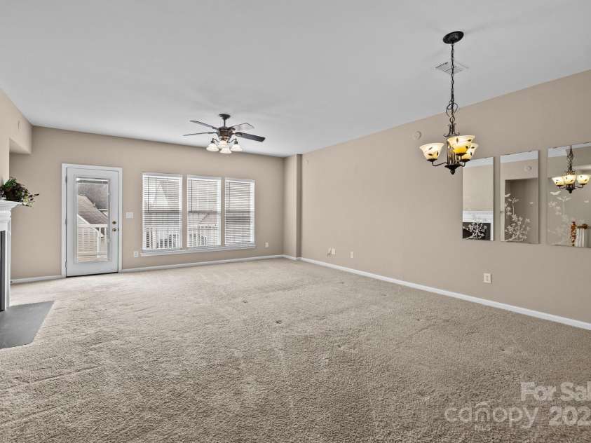 15662 King Louis Court, Charlotte, NC 28277.  MLS# CAR4227931, YatesRealty ID 6553. Living/Dining Area - Main Floor