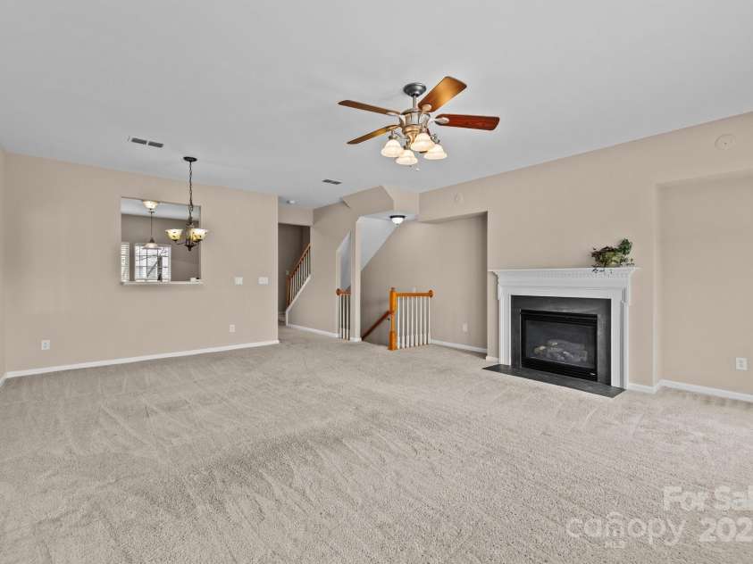 15662 King Louis Court, Charlotte, NC 28277.  MLS# CAR4227931, YatesRealty ID 6553. Living/Dining Area - Main Floor