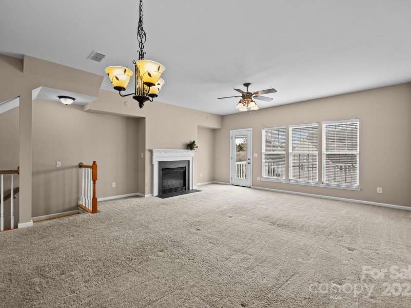 15662 King Louis Court, Charlotte, NC 28277.  MLS# CAR4227931, YatesRealty ID 6553. Living/Dining - Main Floor