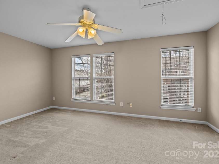 15662 King Louis Court, Charlotte, NC 28277.  MLS# CAR4227931, YatesRealty ID 6553. Second bedroom upstairs