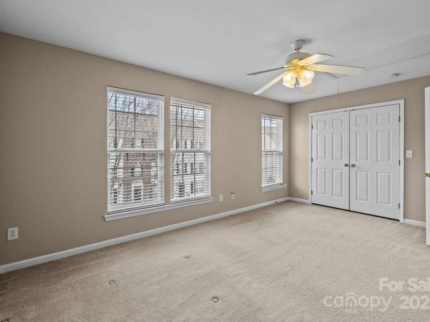 15662 King Louis Court, Charlotte, NC 28277.  MLS# CAR4227931, YatesRealty ID 6553. Second bedroom upstairs