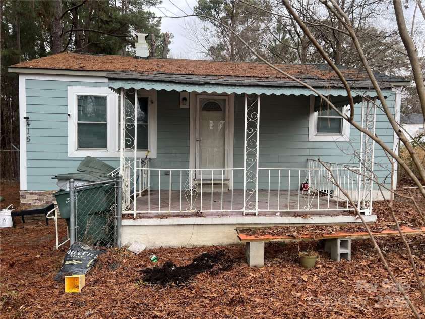 415 Sherman Street, Gastonia, NC 28052.  MLS# CAR4215092, YatesRealty ID 6555. 