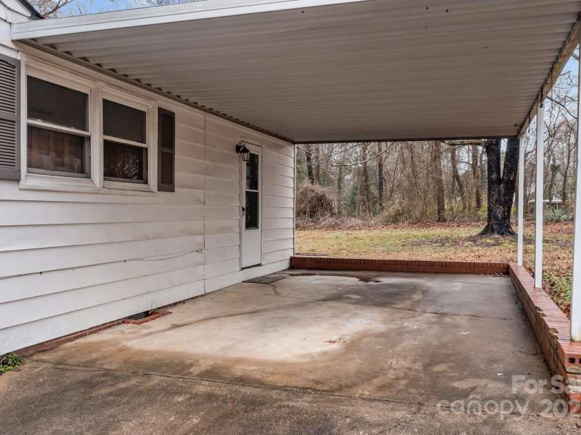 1618 4th Street, Salisbury, NC 28144.  MLS# CAR4219279, YatesRealty ID 6556. Carport