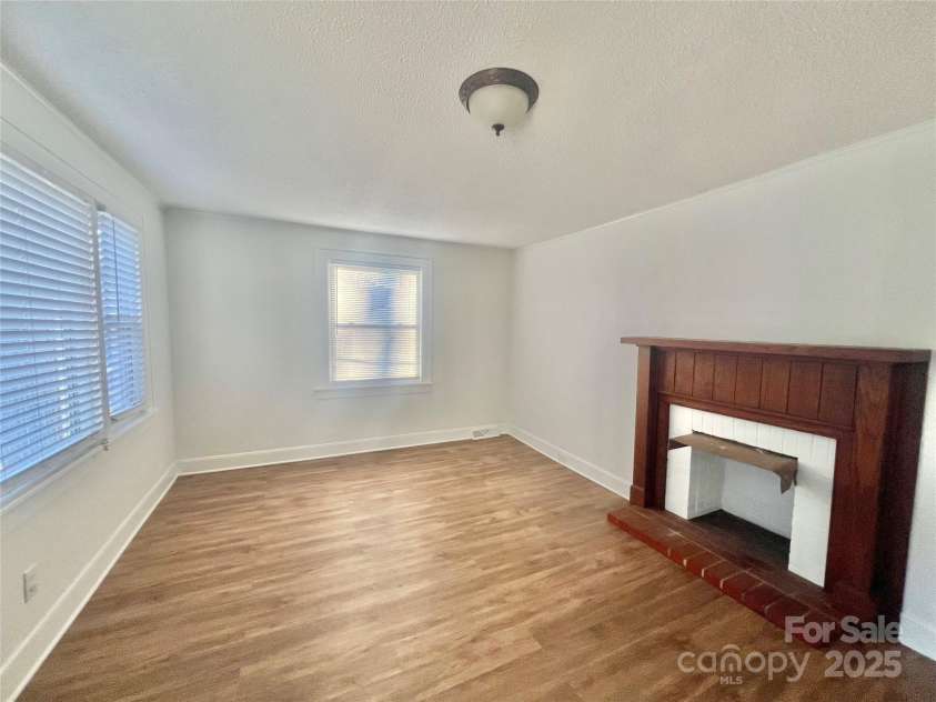 1618 4th Street, Salisbury, NC 28144.  MLS# CAR4219279, YatesRealty ID 6556. Light and Bright! Seller has never used the fireplace-or lived in the home
