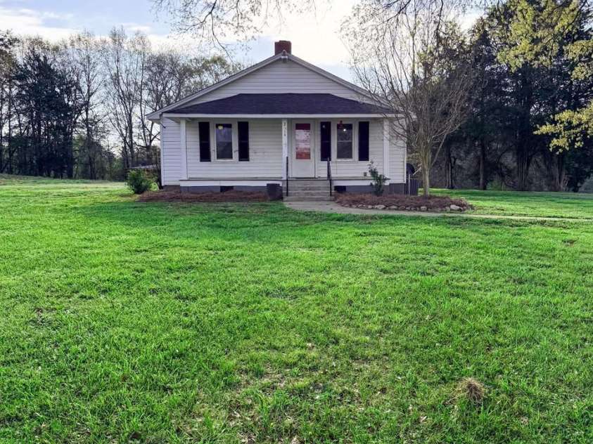 2114 Shelby Highway, Blacksburg, SC 29702.  MLS# CAR4362550, YatesRealty ID 6556. 