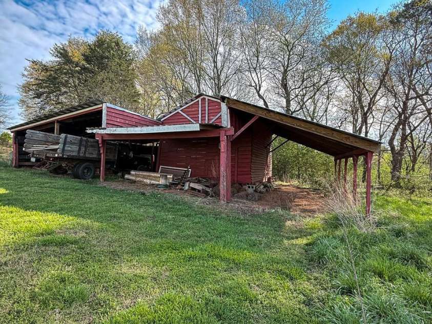 2114 Shelby Highway, Blacksburg, SC 29702.  MLS# CAR4362550, YatesRealty ID 6556. 