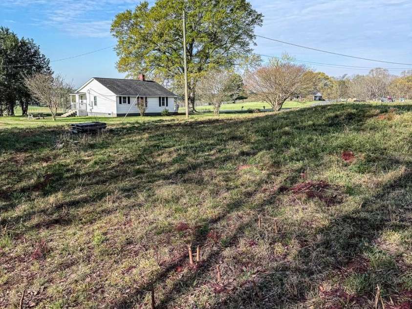2114 Shelby Highway, Blacksburg, SC 29702.  MLS# CAR4362550, YatesRealty ID 6556. 