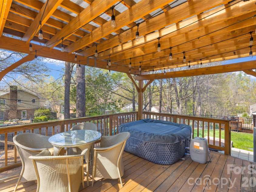 7921 Rolling Creek Court, Charlotte, NC 28270.  MLS# CAR4358909, YatesRealty ID 6557. 