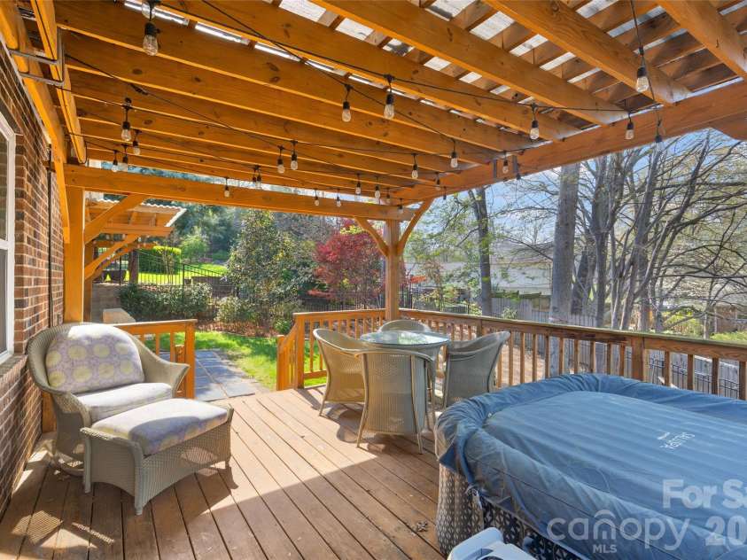 7921 Rolling Creek Court, Charlotte, NC 28270.  MLS# CAR4358909, YatesRealty ID 6557. 