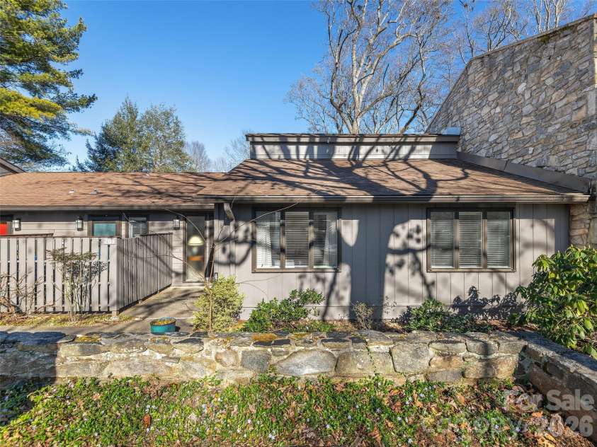 201 Crowfields Drive, Asheville, NC 28803.  MLS# CAR4362745, YatesRealty ID 6558. 