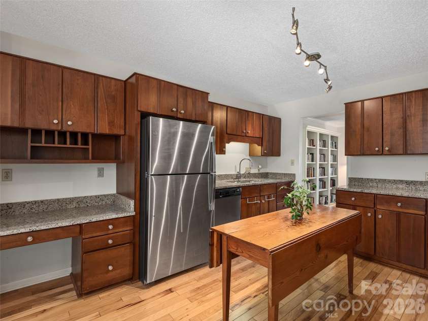 201 Crowfields Drive, Asheville, NC 28803.  MLS# CAR4362745, YatesRealty ID 6558. 