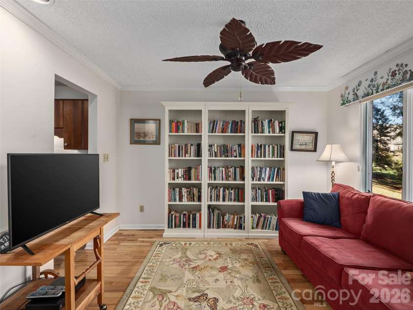 201 Crowfields Drive, Asheville, NC 28803.  MLS# CAR4362745, YatesRealty ID 6558. 