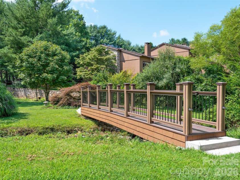 201 Crowfields Drive, Asheville, NC 28803.  MLS# CAR4362745, YatesRealty ID 6558. 