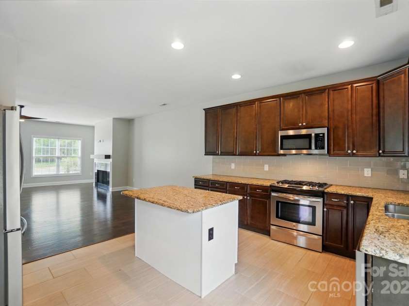 6618 Alexander Road, Charlotte, NC 28270.  MLS# CAR4265739, YatesRealty ID 6558. 