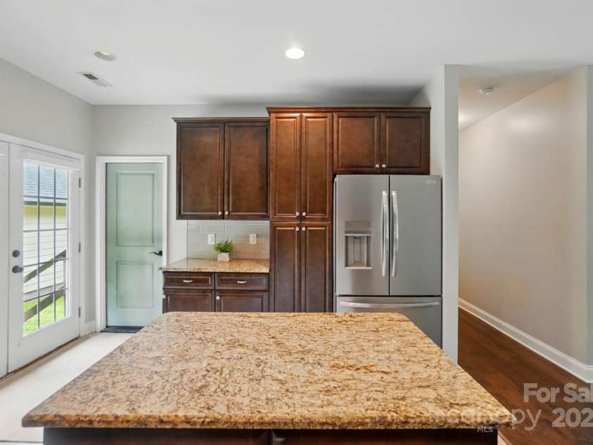 6618 Alexander Road, Charlotte, NC 28270.  MLS# CAR4265739, YatesRealty ID 6558. 