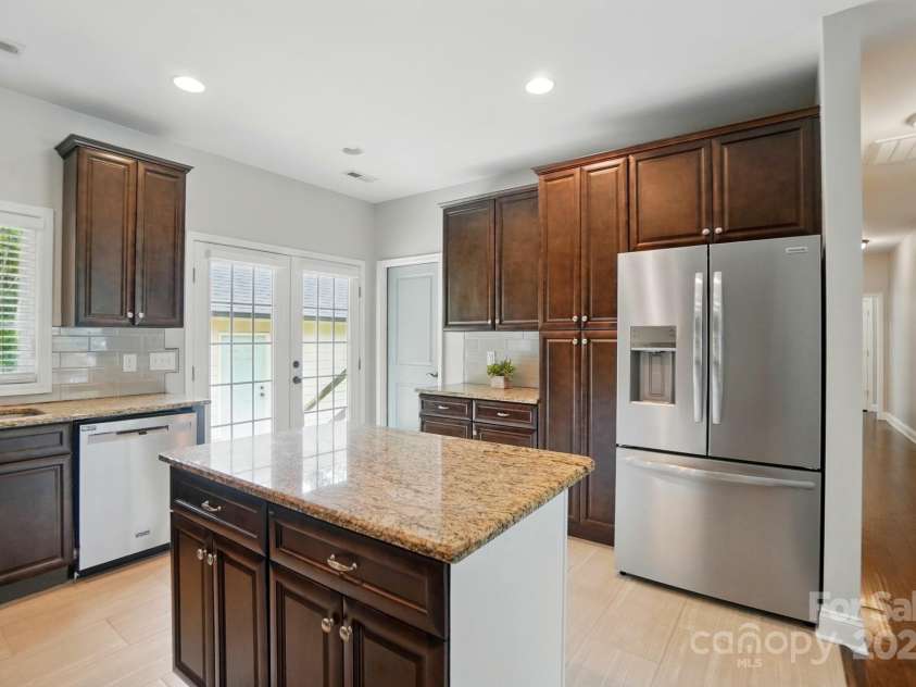 6618 Alexander Road, Charlotte, NC 28270.  MLS# CAR4265739, YatesRealty ID 6558. 