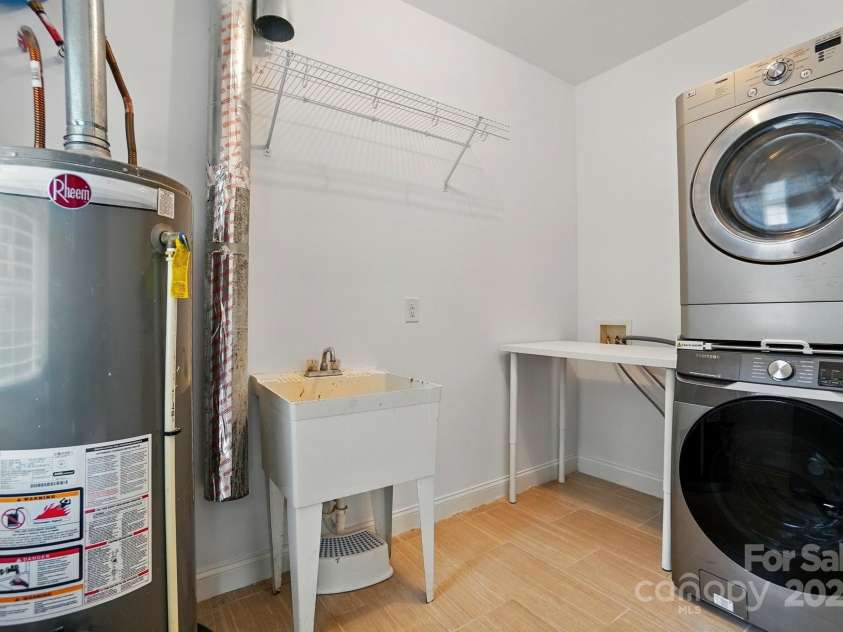 6618 Alexander Road, Charlotte, NC 28270.  MLS# CAR4265739, YatesRealty ID 6558. 